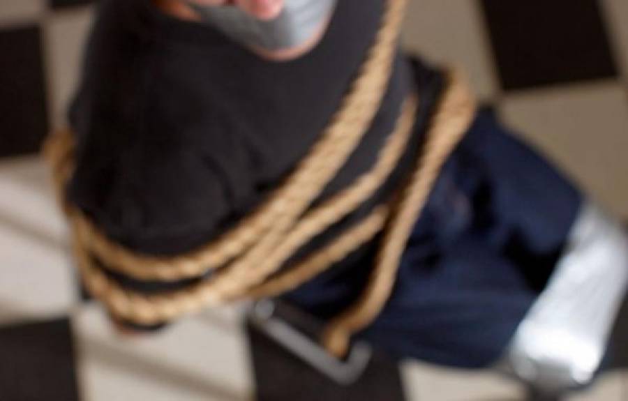 Λάρνακα: Απήγαγαν 25χρονο, τον έδεσαν και τον έκλεψαν – Στο ΓΝ ο νεαρός