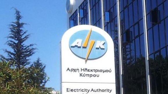 «Πονοκέφαλος» από τους φουσκωμένους λογαριασμούς της ΑΗΚ