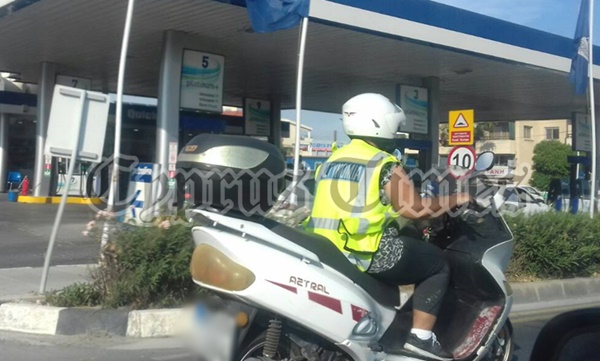 ΛΑΡΝΑΚΑ : Η εμφάνιση γυναίκας μοτοσικλετιστή «τράβηξε» τα βλέμματα!