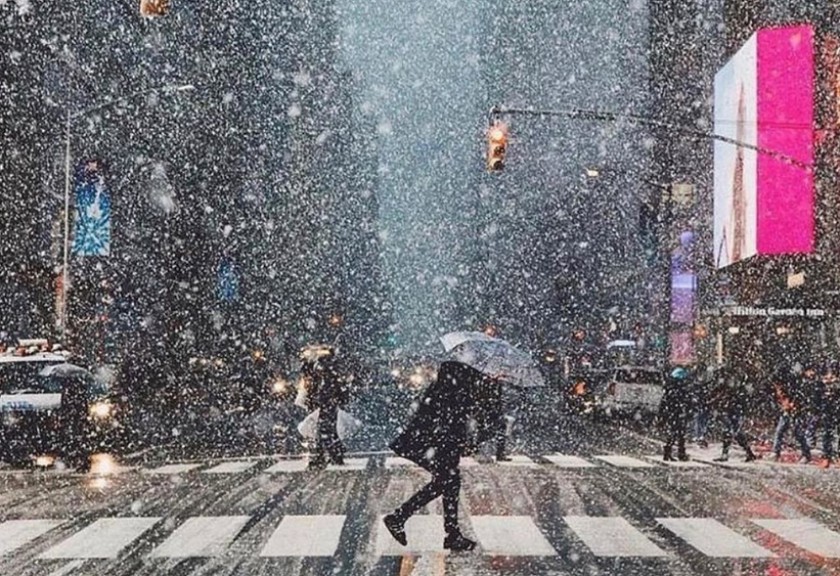 Ξαφνική χιονοθύελλα στη Νέα Υόρκη μεταμόρφωσε την πόλη – ΦΩΤΟΓΡΑΦΙΕΣ
