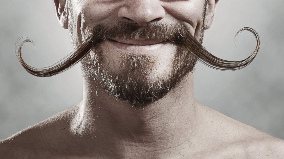 Στο Δήμο Σωτήρας καλούν όλους τους άντρες να αφήσουν μουστάκι ή μούσι
