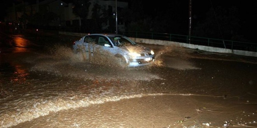 Kλειστοί δρόμοι στη Λεμεσό λόγω κακοκαιρίας