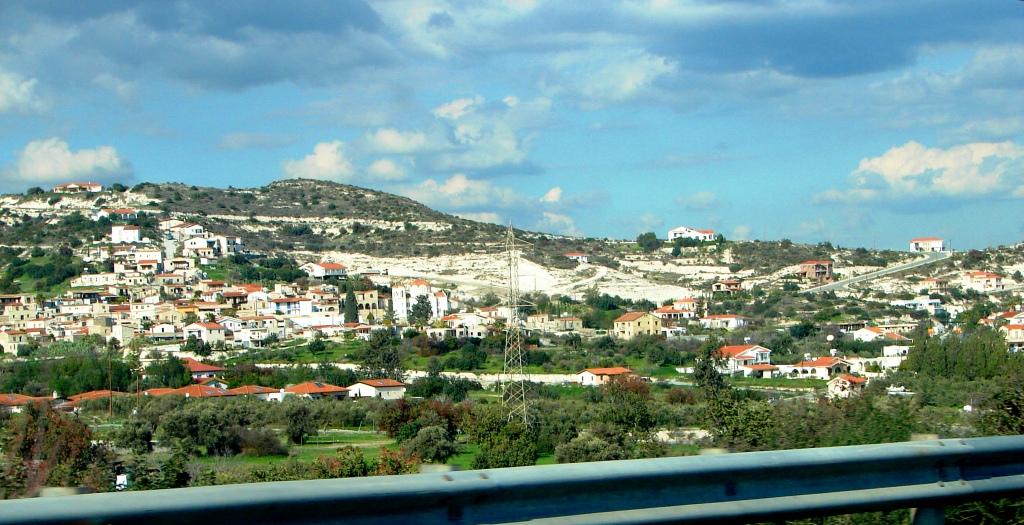 Με 1.000 ευρώ αγοράζεις χωράφι από την Τρ. Κύπρου