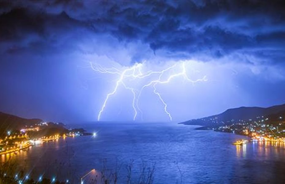 Άρχισαν τα έντονα καιρικά φαινόμενα-Ισχυρές καταιγίδες και βροχές