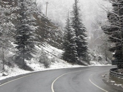 Χιονισμένο τοπίο ξανά το Τρόοδος- Βίντεο από τη ψεσινή χιονόπτωση