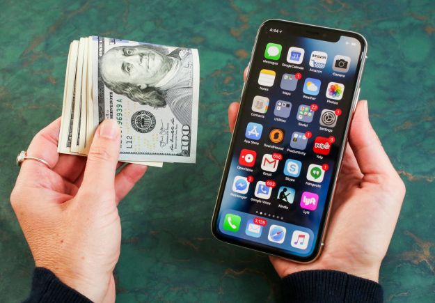 Πέφτουν οι τιμές των iPhones