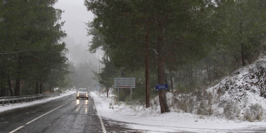 Σφοδρή χαλαζόπτωση στις Πλάτρες- Στα 25 εκ. το χιόνι στον Όλυμπο