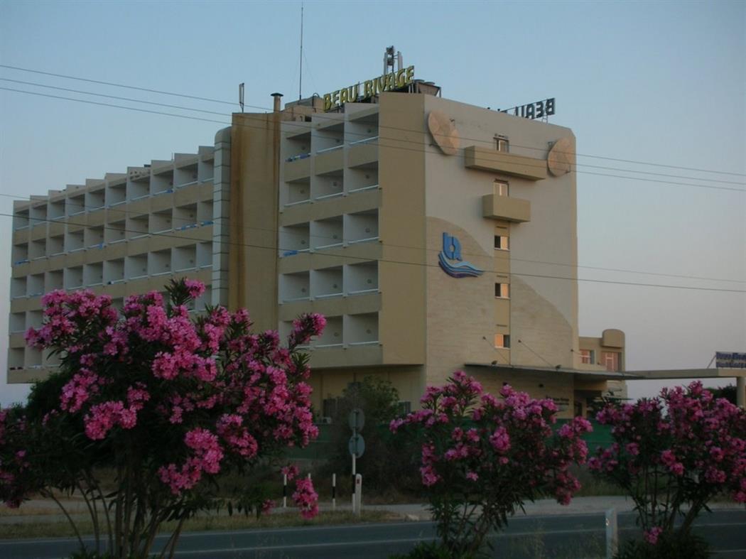 Τριακόσιες νέες κλίνες