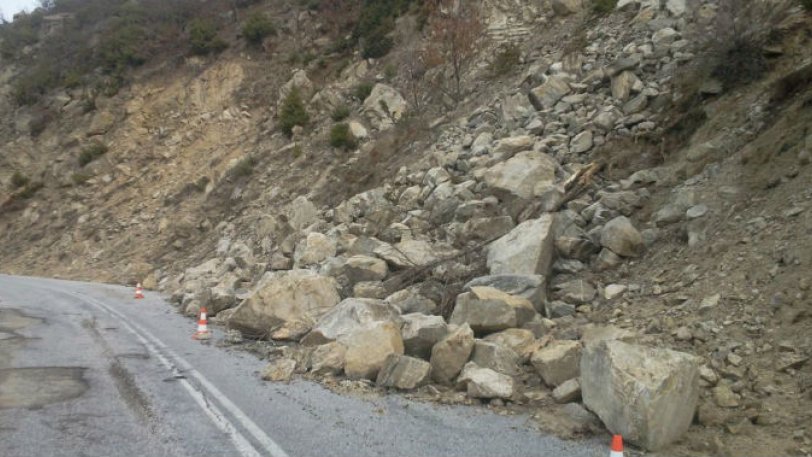 Κλειστοί δρόμοι στην επαρχία Λάρνακας λόγω κατολισθήσεων