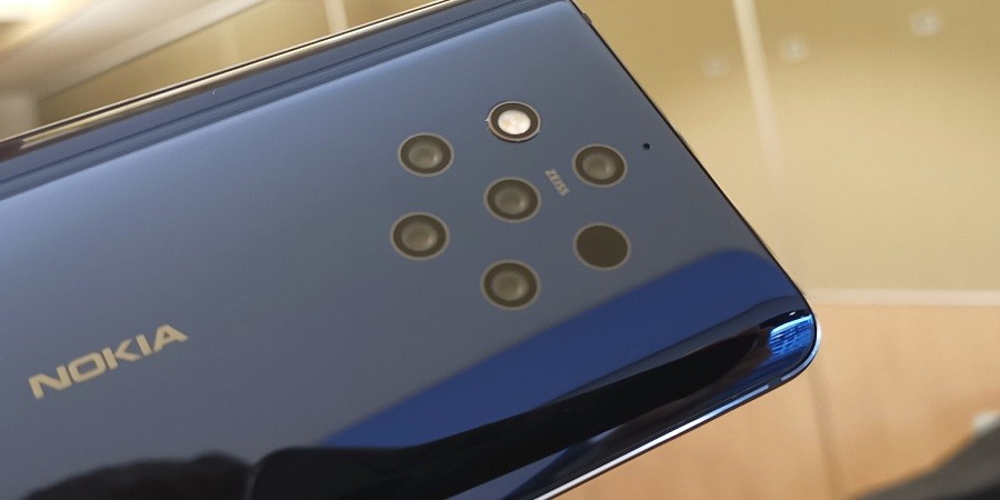 Nokia: Παρουσίασε «έξυπνο» κινητό τηλέφωνο με πέντε κάμερες