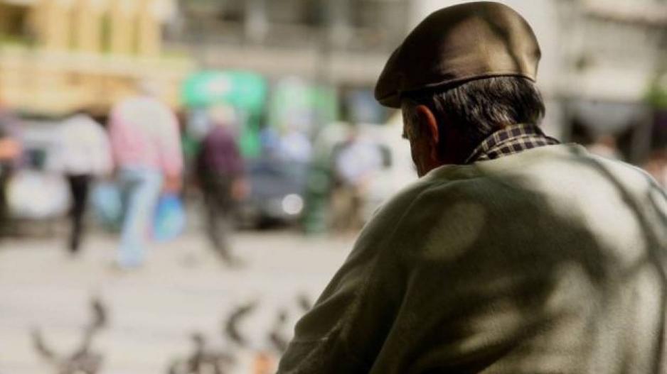 Με καταπληκτικό παραμύθι μία νεαρή εξαπάτησε 80 χρονο
