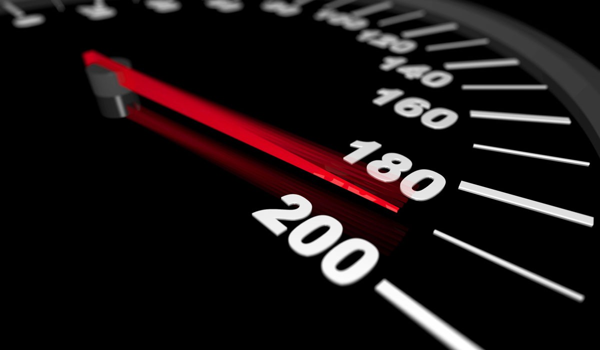 28χρονος εντοπίστηκε να οδηγεί με 186 χιλιόμετρα ανά ώρα