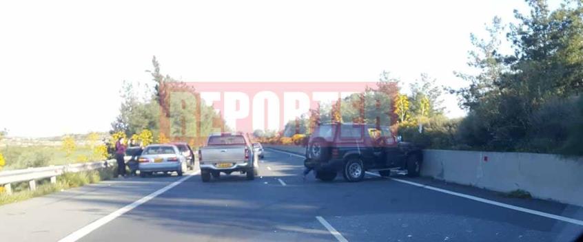 ΕΚΤΑΚΤΟ: Καραμπόλα με την εμπλοκή τριών οχημάτων στον αυτοκινητόδρομο Λάρνακας – Λευκωσίας