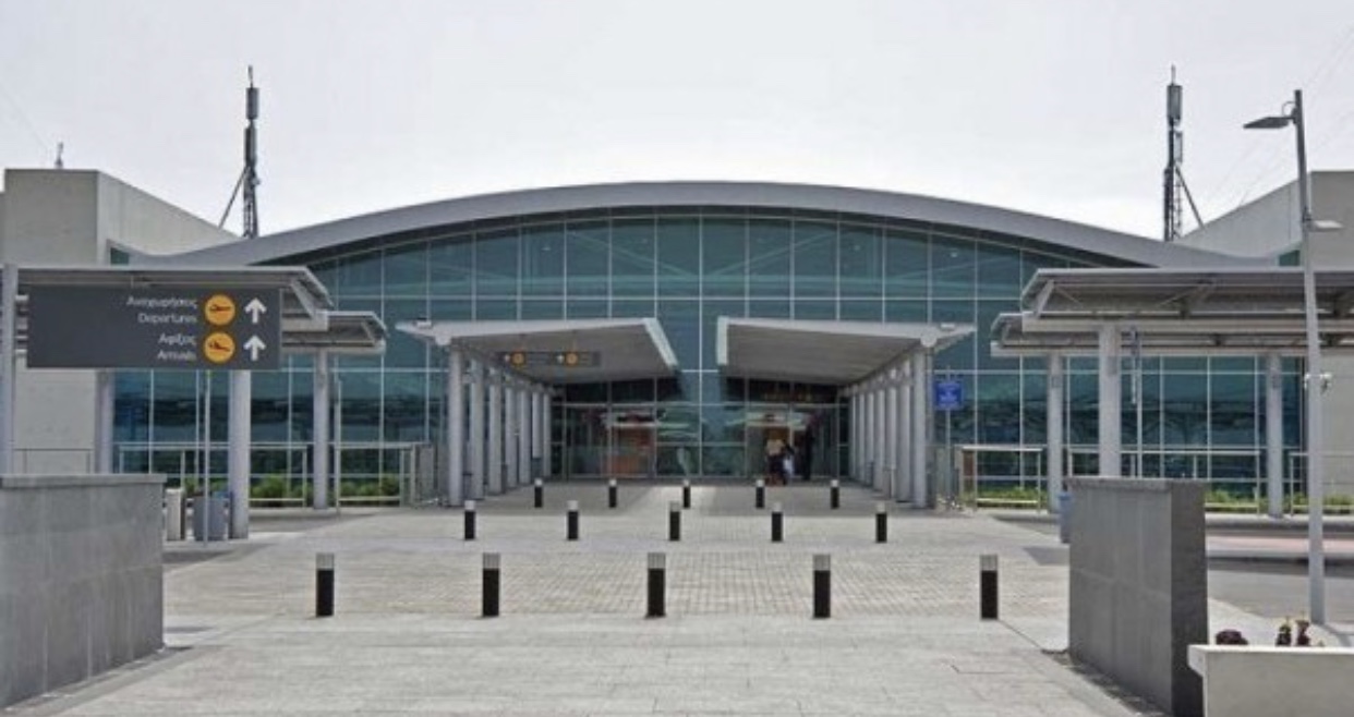 Συνελείφθησαν τρεις φρουροί στο αεροδρόμιο Λάρνακας