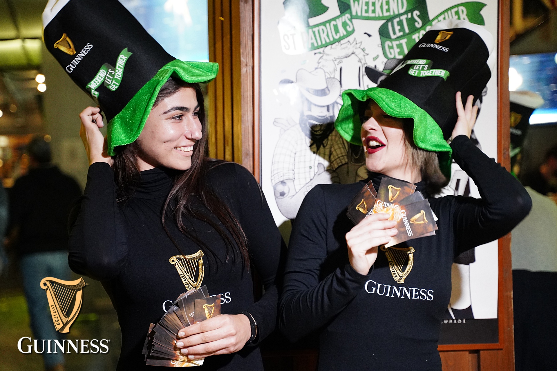 Guinness – Let’s get together! Γιορτάζοντας την ημέρα του Αγίου Πατρικίου, η θρυλική μαύρη μπύρα έχει τη τιμητική της σε πάνω από 20 μαγαζιά παγκύπρια