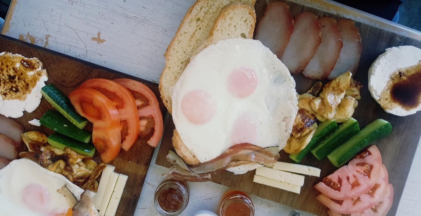 10 στέκια για (λαχταριστό) brunch στο χωριό