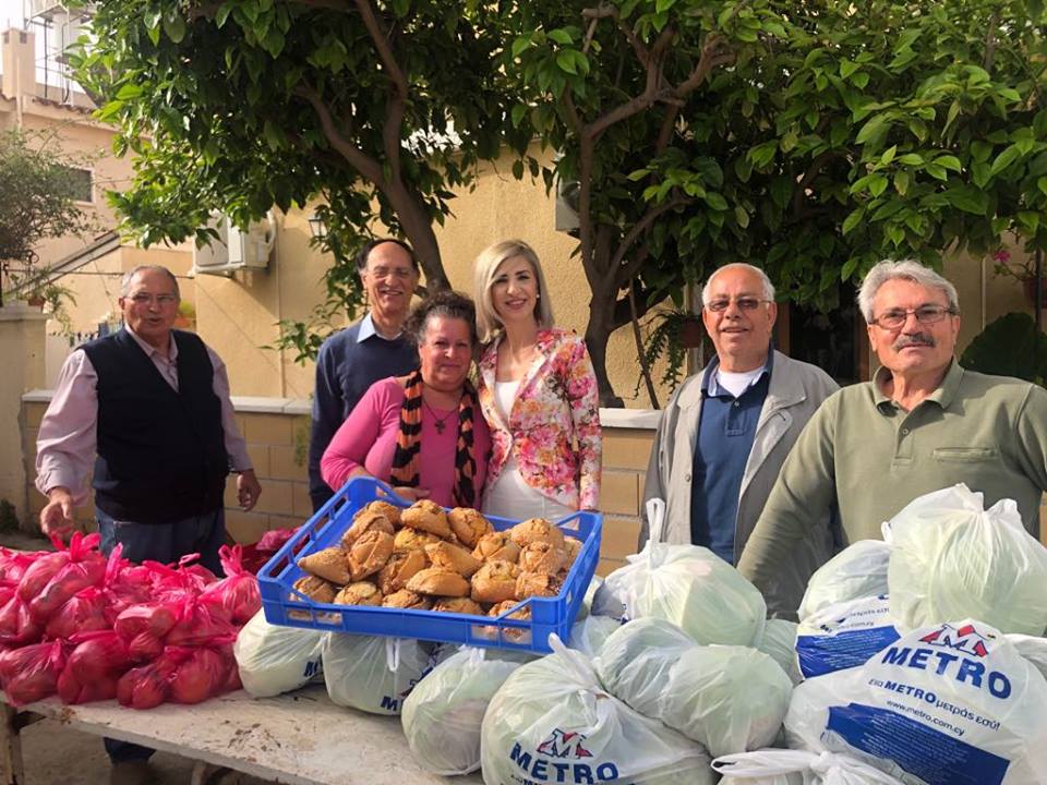 Διανομή Πασχαλινού Πακέτου από το Δήμο Λάρνακας