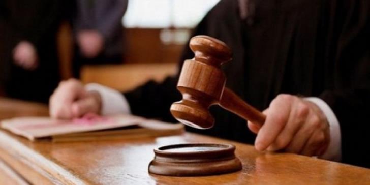 Φοιτήτρια έλαβε νομικά μέτρα κατά του πατέρα της