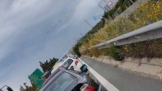 Ανατροπή φορτηγού στον αυτοκινητόδρομο Λάρνακας – Αγίας Νάπας (ΦΩΤΟ)