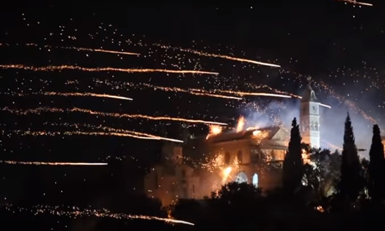 Εντυπωσιακά πλάνα από τον ρουκετοπόλεμο στη Χίο (pics-video)