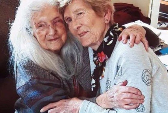 Συνάντησε για πρώτη φορά τη μητέρα της μετά από 81 χρόνια