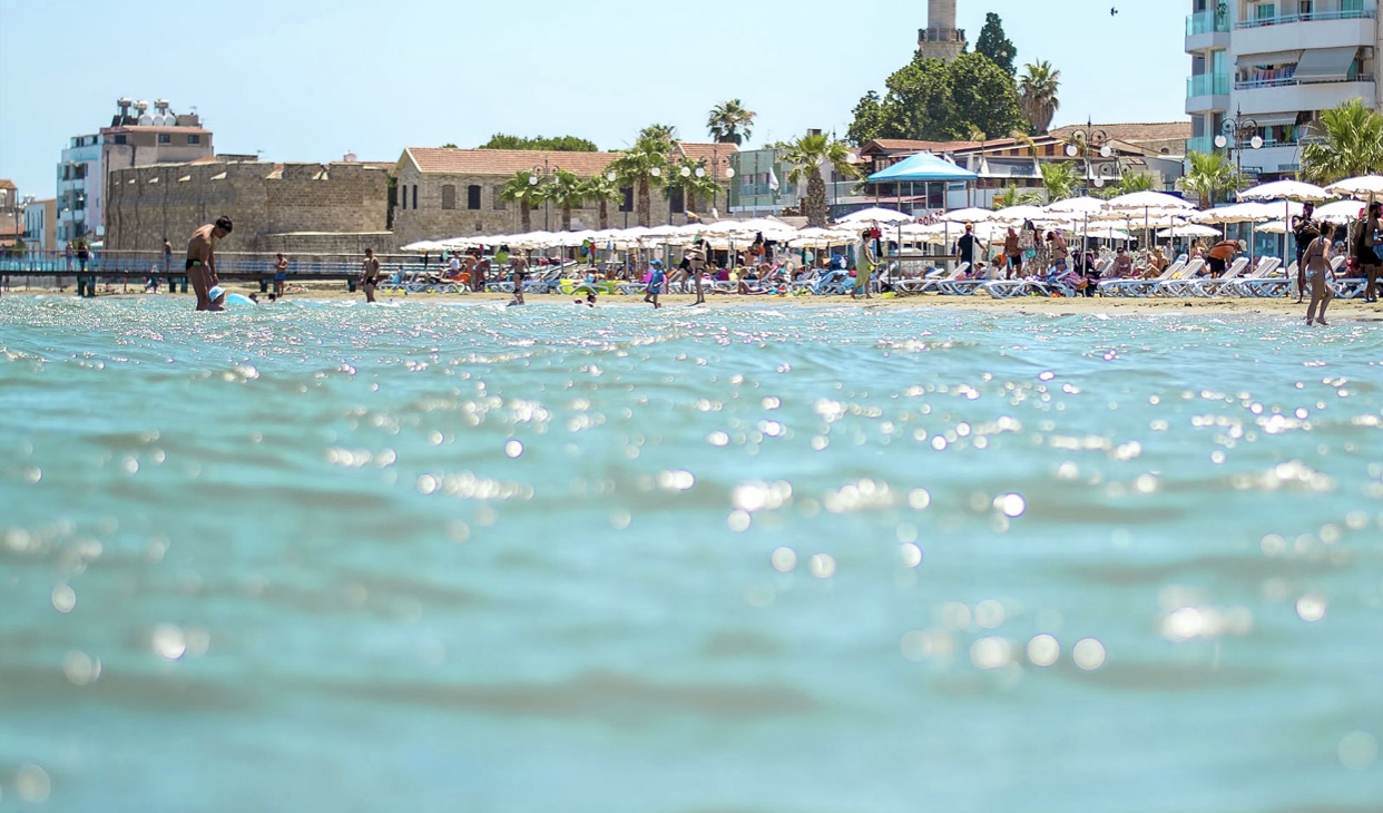 Ενισχύονται με ναυαγοσώστες οι παραλίες της Κύπρου