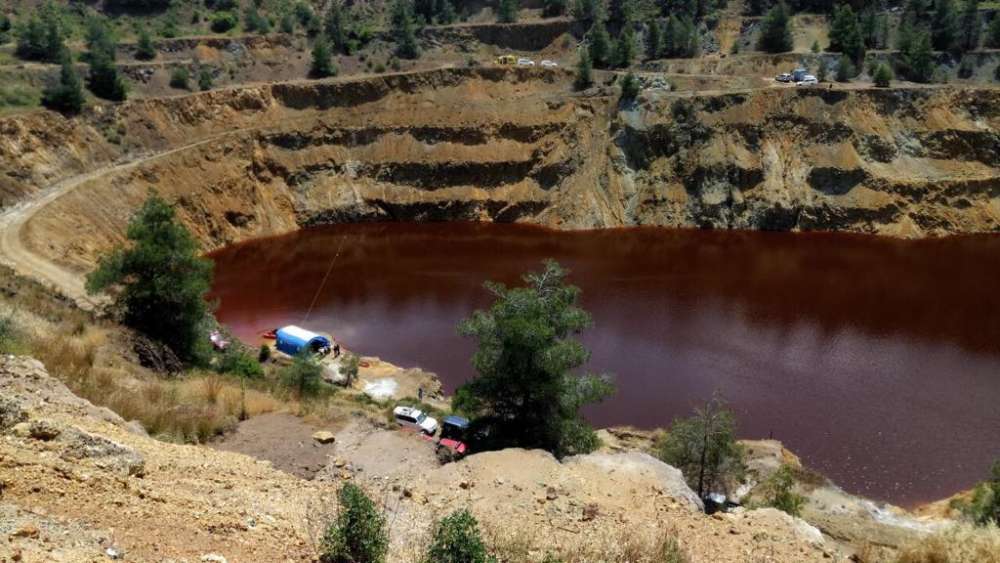 EKTAKTO: Εντοπίστηκε η τρίτη βαλίτσα θανάτου στην Κόκκινη Λίμνη