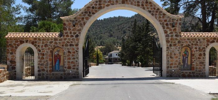 Πώλησαν σταυρό 7 χιλιάδων