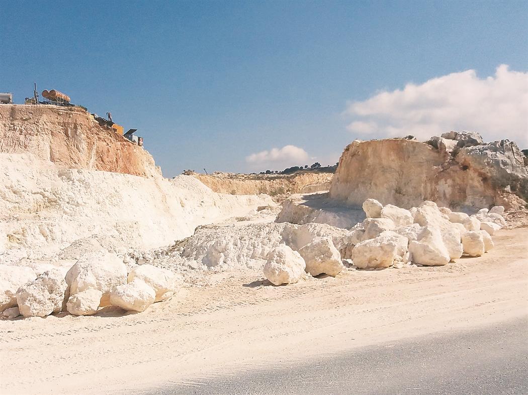 Διεξάγονται γεωλογικές έρευνες σε Λεύκαρα, Βαβατσινιά και Δελίκηπο