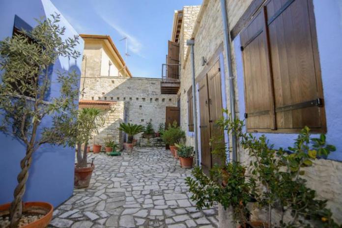 Εγκαινιάζεται σήμερα από τον Υπουργό Εσωτερικών η κεντρική πλατεία Πάνω Λευκάρων
