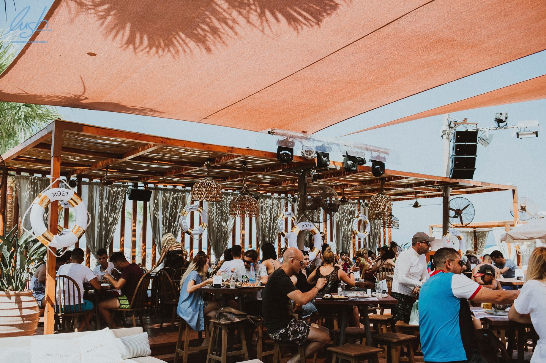 4 beach bars στη Λάρνακα για όλες τις ώρες!
