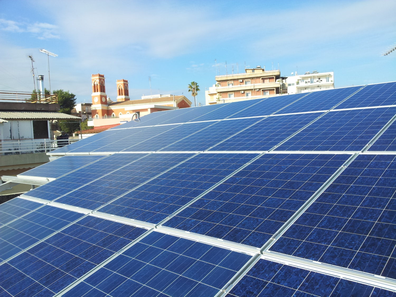 Οι μαθητές του Γυμνασίου Βεργίνας Λάρνακας συστήνουν τα φωτοβολταϊκά στα σχολεία για εξοικονόμηση ενέργειας