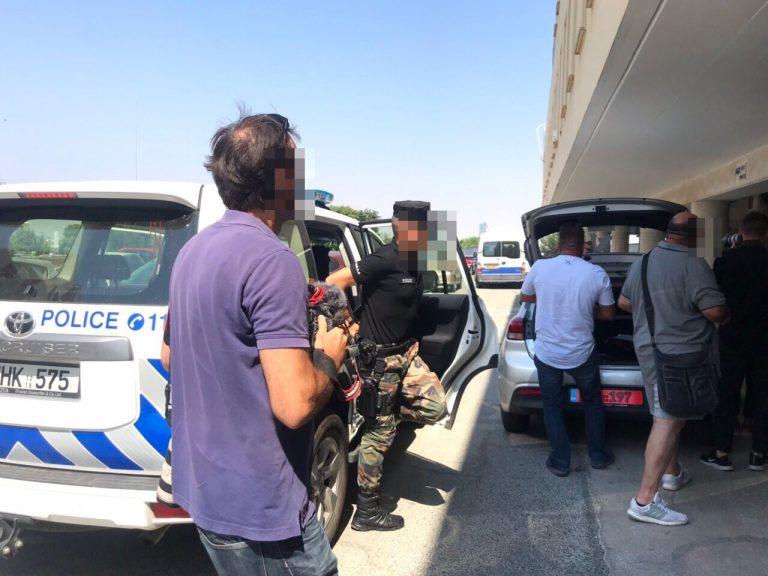 LIVE: Έφθασαν στο δικαστήριο οι ύποπτοι για την υπόθεση ομαδικού βιασμού