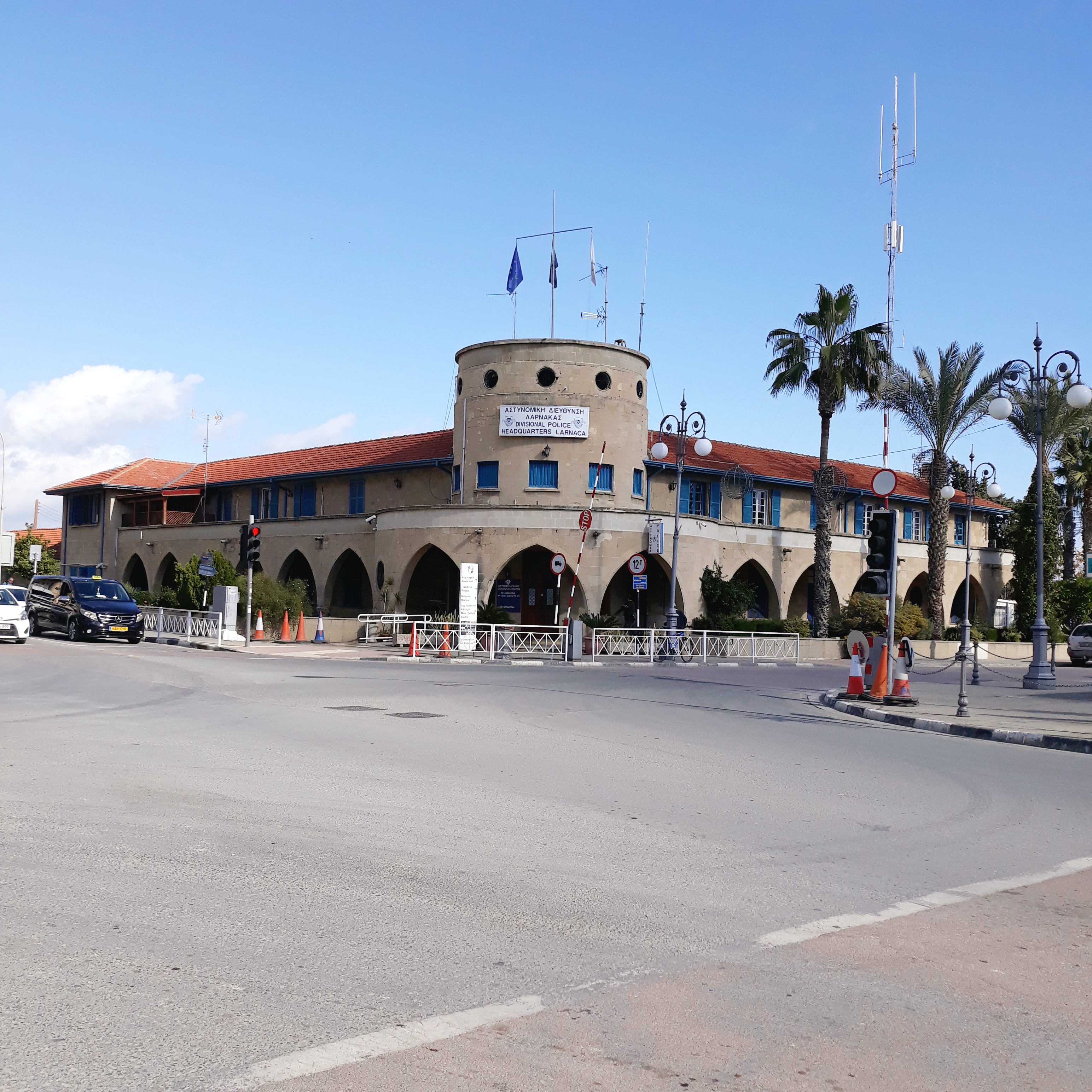 Λάρνακα: Αυτές ψάχνει η Αστυνομία-Άρπαξαν τσαντάκι με 20.000 ευρώ