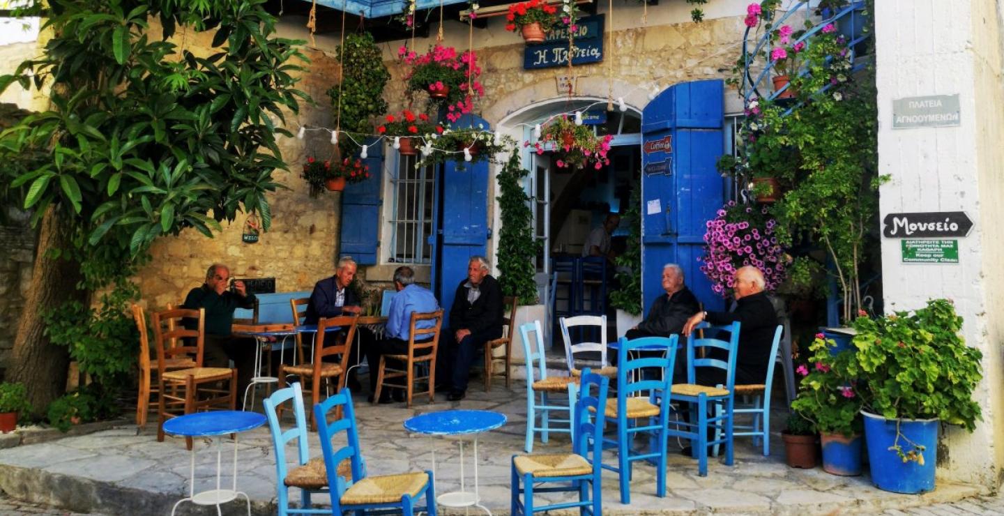 Μυρωδάτος κυπριακός καφές, μαχαλεπί, κυπριακό πρόγευμα και γλυκά του κουταλιού σε 9 παραδοσιακά καφενεδάκια στο χωριό – Πάμε Λεύκαρα