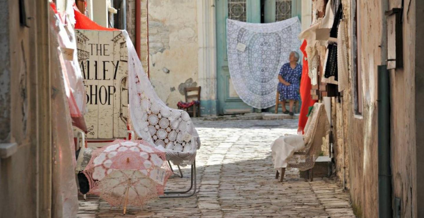 Λεύκαρα: 10 πράγματα που πρέπει να κάνεις στο ωραιότερο χωριό της Κύπρου
