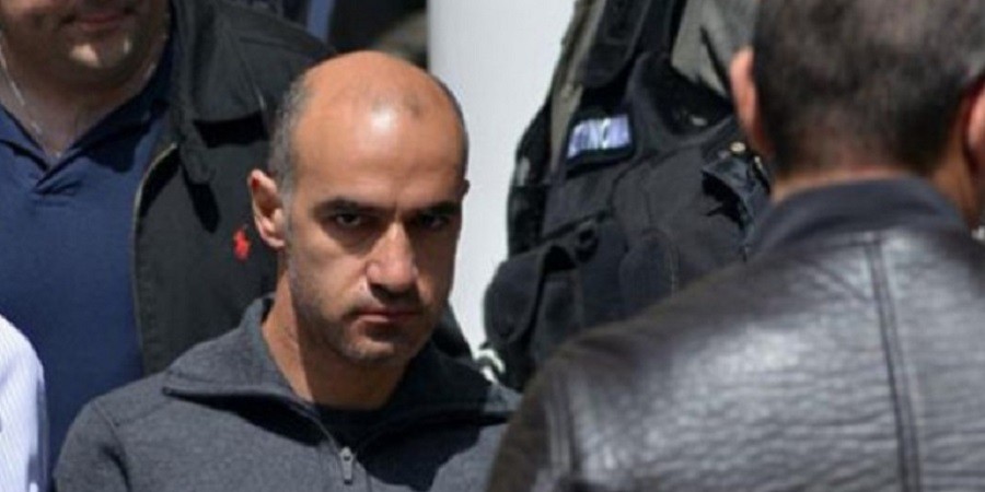 ΕΚΤΑΚΤΟ: ΤΩΡΑ: Βαλίτσες έξω από την οικία του Μεταξά – Κινητοποίηση Αστυνομίας