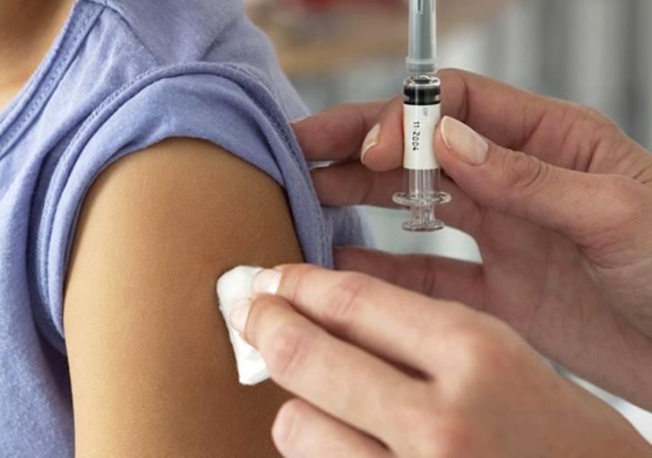Τι τρέχει με τα παιδικά εμβόλια;