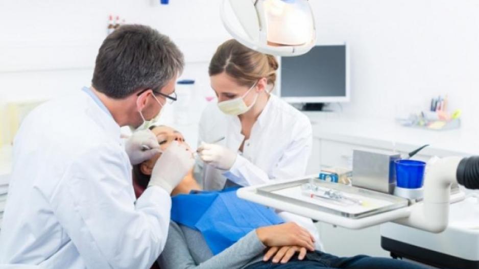 Διευκρινίζουν οι οδοντίατροι για τα λειτουργικά έξοδα και την αύξηση των αμοιβών τους