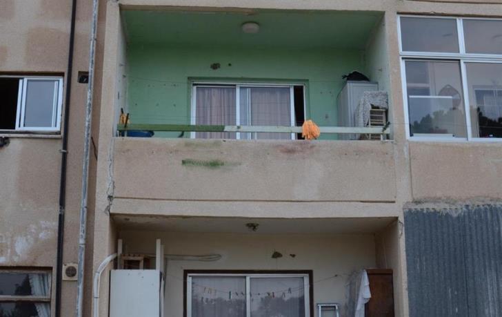 Ετοιμόρροπες 43 προσφυγικές πολυκατοικίες με σωρεία προβλημάτων