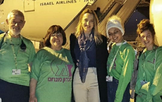 Αερ.Λάρνακας: Συγκίνηση κατά την υποδοχή 100 παιδιών από το Ισραήλ που δίνουν την μάχη με τον καρκίνο
