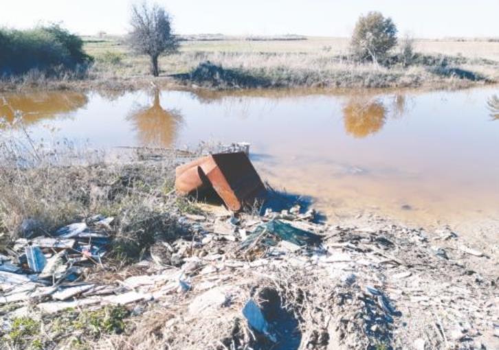 Αλυκή: Λύματα και σκουπίδια σκοτώνουν τη μαγεία (Φώτο)