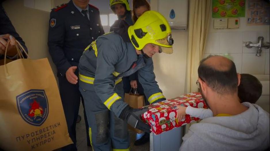 Όταν οι μεγάλοι ήρωες συνάντησαν τους μικρούς (ΒΙΝΤΕΟ)