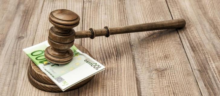 100 φορολογούμενοι οφείλουν πέραν των €100 εκατ.