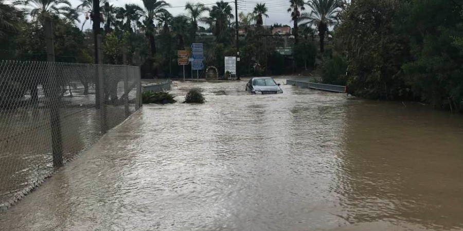 Κακοκαιρία: 31 κλήσεις στην Πυροσβεστική-Δεκάδες διασώσεις