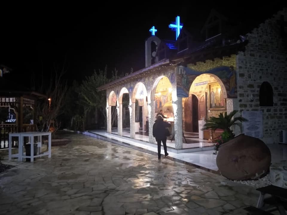 Θεία Λειτουργία στο ιερό Εξωκκλήσιο του Αγίου Λαζάρου στην Δρομολαξιά…