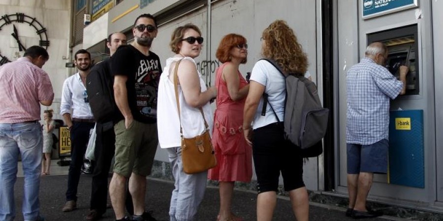 ΕΤΥΚ: Να θερμομετρούνται όλοι οι πελάτες προτού εισέλθουν στις τράπεζες