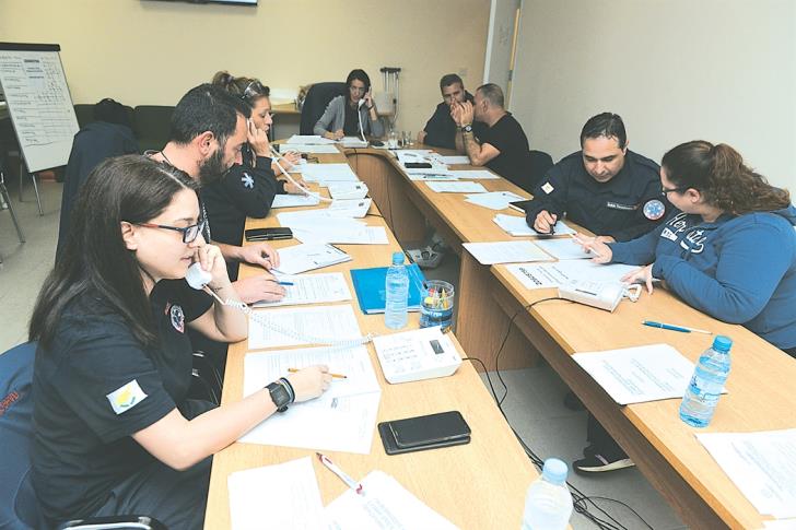 Πανδαιμόνιο στη Γραμμή 1420: 800 κλήσεις την ώρα