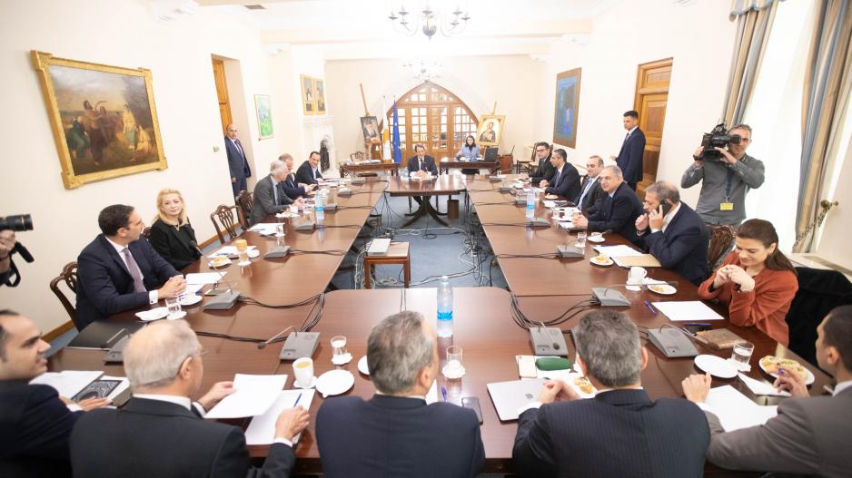 Κρίσιμη συνεδρίαση Υπουργικού για οδοφράγματα και μεταναστευτικό