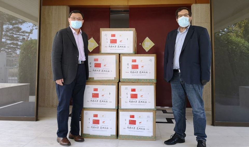 H Πρεσβεία της Λαϊκής Δημοκρατίας της Κίνας δώρισε 10 χιλιάδες μάσκες στο Δήμο Λάρνακας